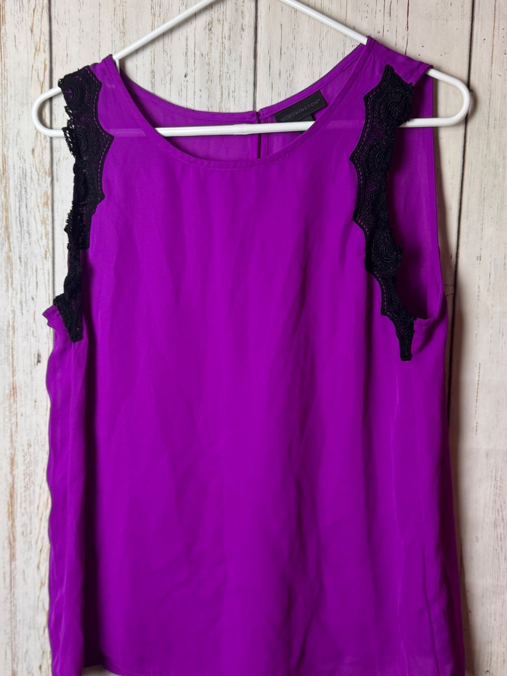 Worthington Fuchsia Sleeveless Top with Scoop Neck and Lace Sleeve Detail Sz L